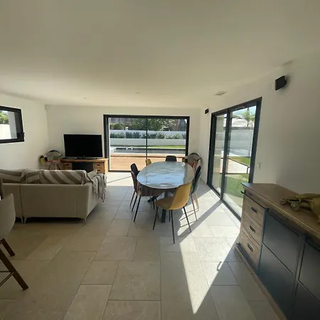 Du Soleil Spaziosa Con Piscina Privata Vicino Alle Spiagge Villa