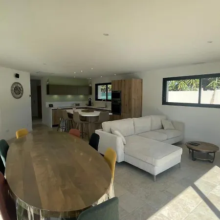 Villa Du Soleil Spaziosa Con Piscina Privata Vicino Alle Spiagge