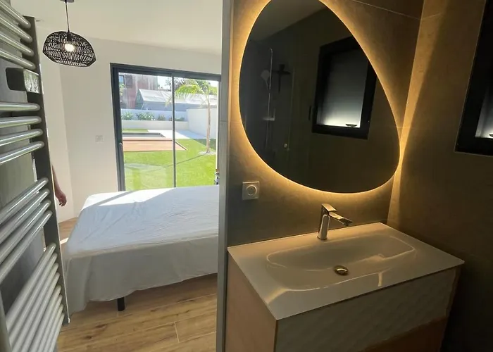 Du Soleil Spacious With Private Pool Near Cap Dagde Beaches