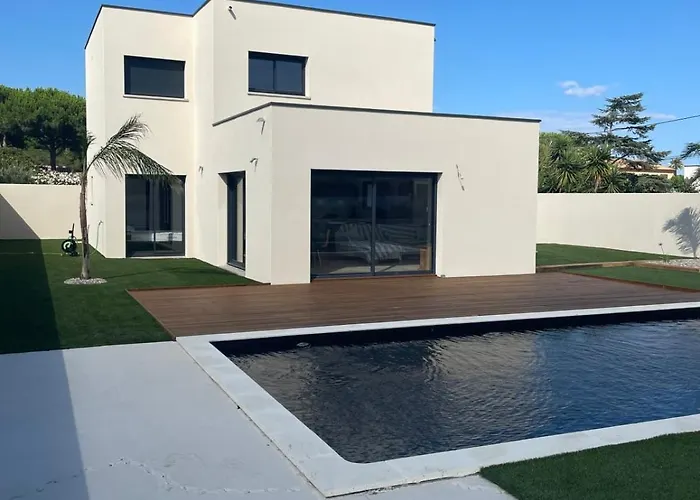 Vila Du Soleil Spacious With Private Pool Near Cap Dagde Beaches *