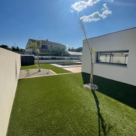 Du Soleil Spacious With Private Pool Near Cap Dagde Beaches *